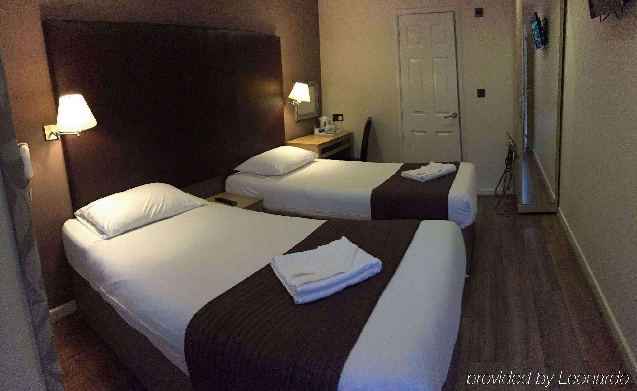 Gatwick Belmont Hotel Хорли Екстериор снимка